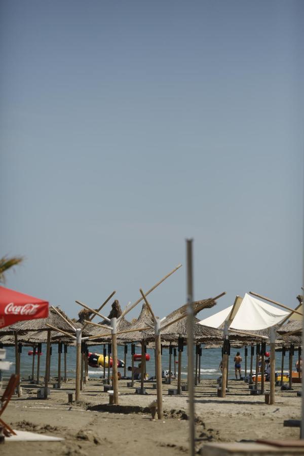 Отель Casa Coral Mamaia Nord Нэводари Экстерьер фото